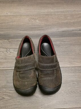 KEEN Kaci Leather Slip-Ons Size 9.5